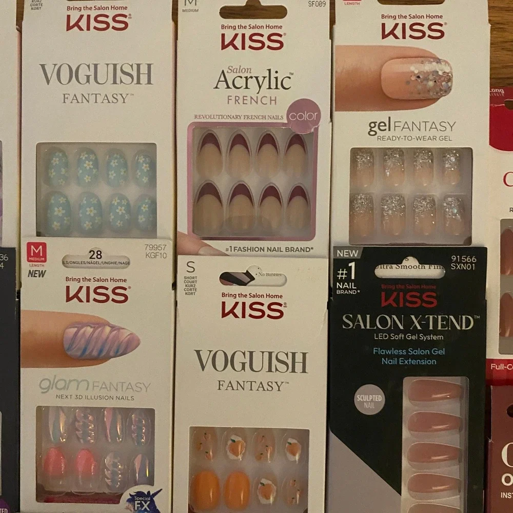 Kiss Nails Glue On Nails Bundle